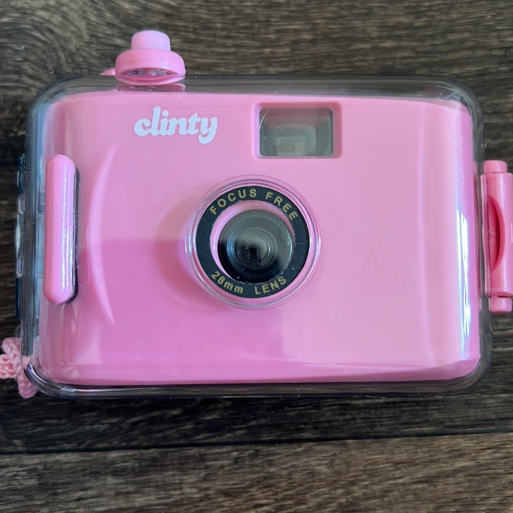 Ultra Compact 35mm Camera - Picture 2 of 3